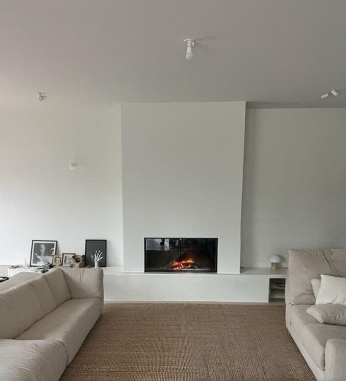 Cheminée Kalfire 105/47F, insert design de cheminée installé à Entraigues sur la Sorgue (84320) dans le Vaucluse (84) par Flamme Concept