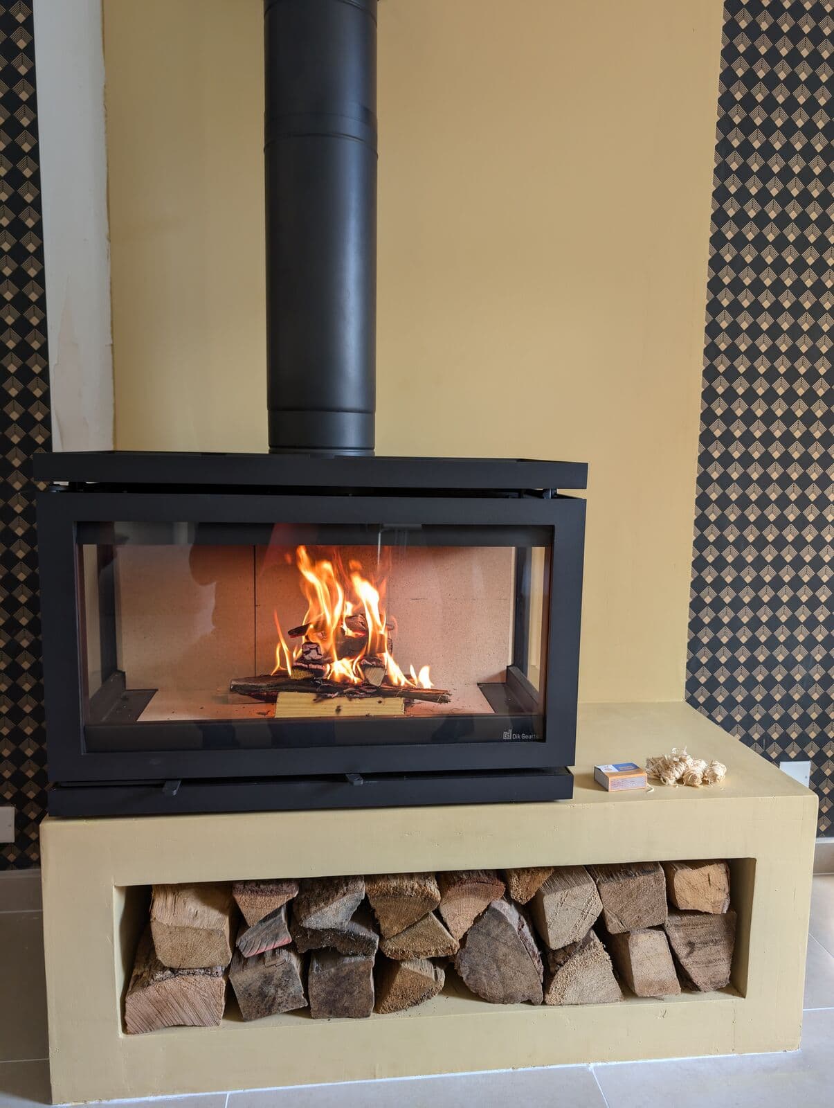 Poêle à bois Vidar Triple à Orange, par Flamme Concept