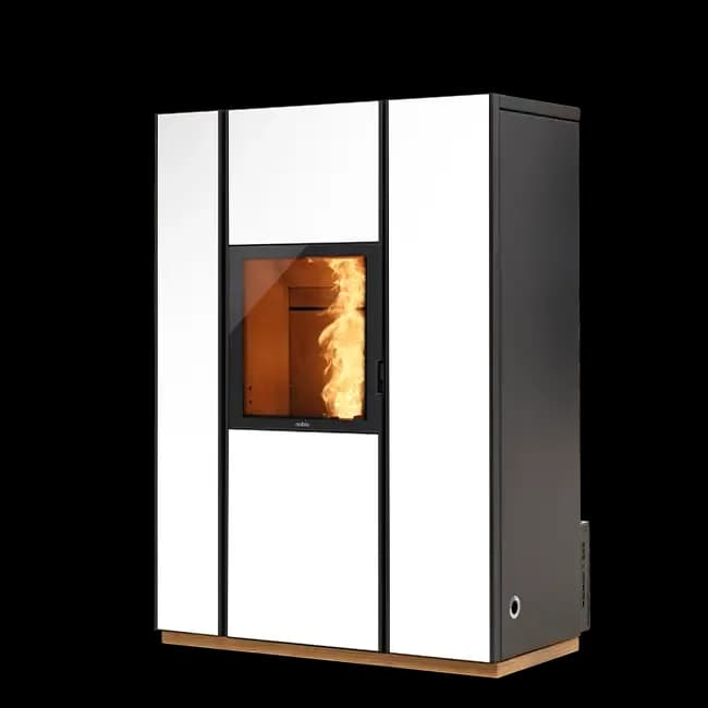 Poêle bicombustible ( bois et granulé ) Nobis Unica 9.3 kw, Flamme verte 7*, fonctionne en convection naturelle et en convection forcé. Utilisation sans électricité en mode bois possible, nettoyage automatique, kit wifi integré, radiocommande thermostatique et motoréducteur brushless font de cet appareil l'un des meilleurs ( si ce n'est le meilleur ) du marché. Disponible chez Flamme Concept à Sorgues ( 84 ) à Sorgues, près de : Avignon, Entraigues, Carpentras, Monteux , Bedarrides, Montfavet, Bedoin, Gordes,, Pernes les Fontaines, Mazan, Vedène, Chateaurenard, Pujaut, Sauvettere, Chateauneuf du Pape, Courthézon, Joncquières, Orange, Sarrians, Velleron, L'Isle sur la Sorgues, Cabrière d'Avignon, Ménerbes, Robion, Cavaillon, Lagnes , en exposition, votre spécialiste du chauffage au bois