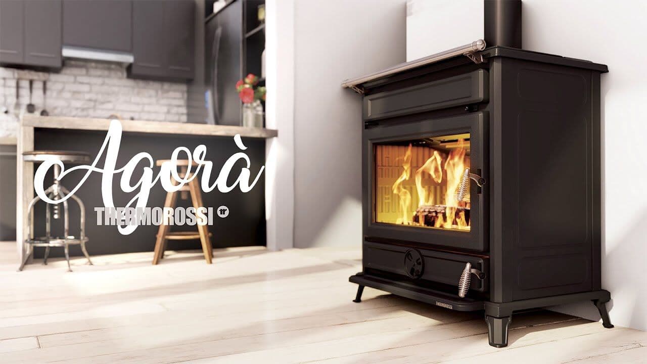 Poêle à bois avec four Thermorossi Agora, avec four au dessus et deux plaques de cuisson, bûche de 50 cm, poêle en fonte de 12.3 KW. Disponible chez Flamme Concept Avignon, à coté de Carpentras, Monteux, Cavaillon, L'Isle sur Sorgues, Pernes les Fontaines, Orange dans le Vaucluse (84).